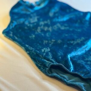 Blue Velvet One-piece Gymnastics Bodysuit Leotard, Girl’s Sz 4/5, Kid’s Clothing
